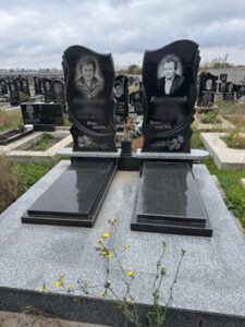 Пам'ятники подвійні