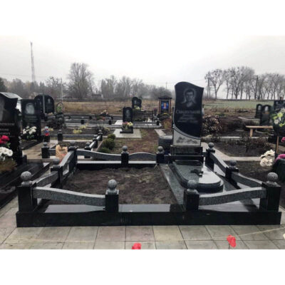 Гранітні пам’ятники на двох замовити