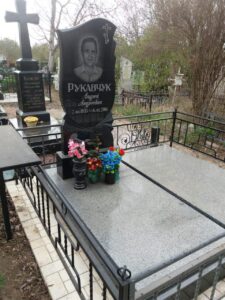 Памятники на могилу