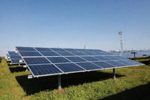 Сонячні панелі електростанції Бар
